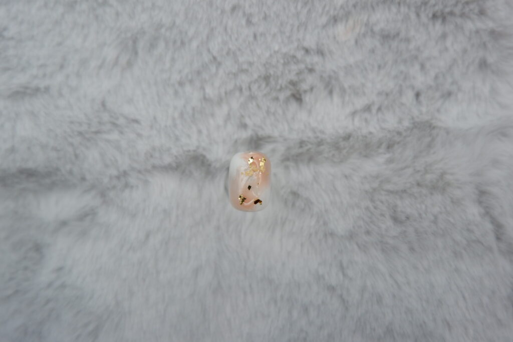 セリアの金箔をのせる