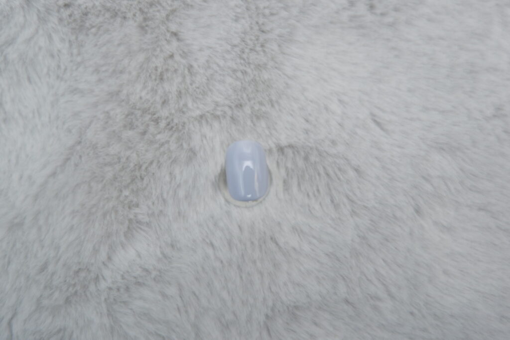 ダイソーのBlue Grayを塗ります